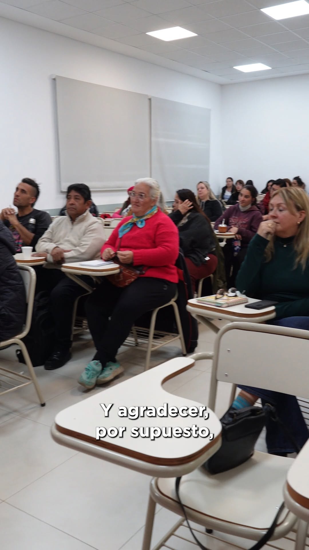 En el CUT, vecinos y vecinas vivieron un nuevo encuentro de la capacitación "Fortalecer la comunidad escolar" realizada ...