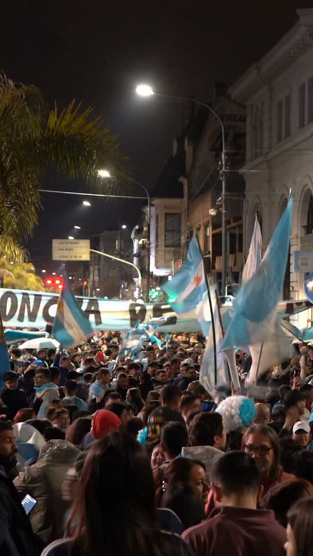 ¡Así festejó la comunidad de Tigre la victoria de Argentina frente a Inglaterra que nos lleva a una nueva final del mund...