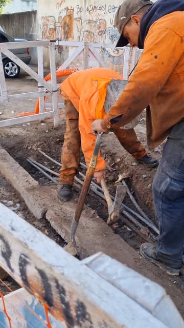 👷🏻‍♂️Más obras en San Martín

Llevamos adelante la ampliación, reparación y construcción de sumideros sobre las calles...