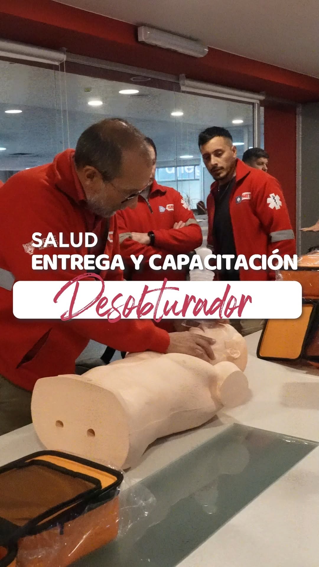 ¡Recibimos un nuevo dispositivo para el equipo del SET! En el Centro de Atención al Vecino, realizamos una capacitación ...