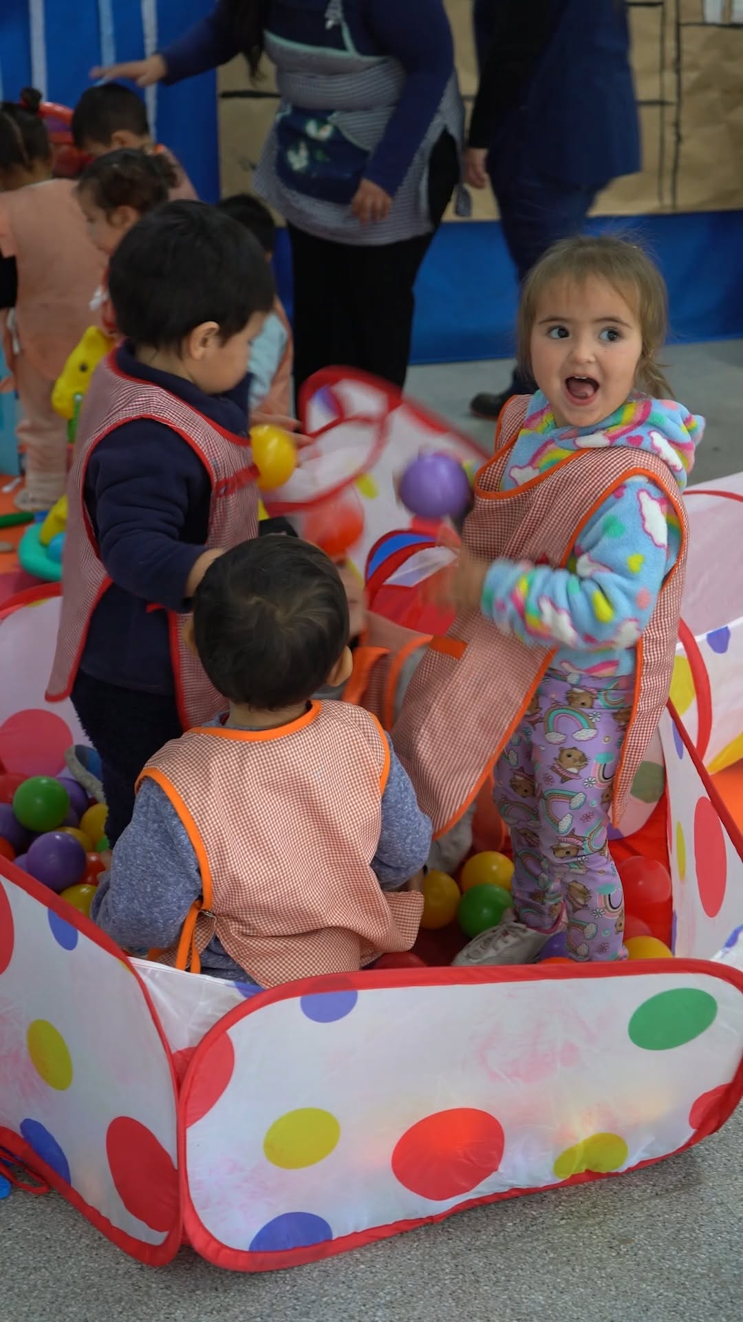 En el Jardín de Infantes N°950, realizamos entrega de kits lúdicos en el marco del programa "Vení y juguemos juntos". Se...