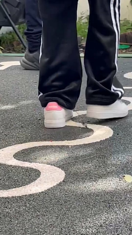 El Jardín Municipal N° 8 tiene un nuevo patio de juegos para que los chicos se diviertan y aprendan jugando.💛🎈

Junto ...