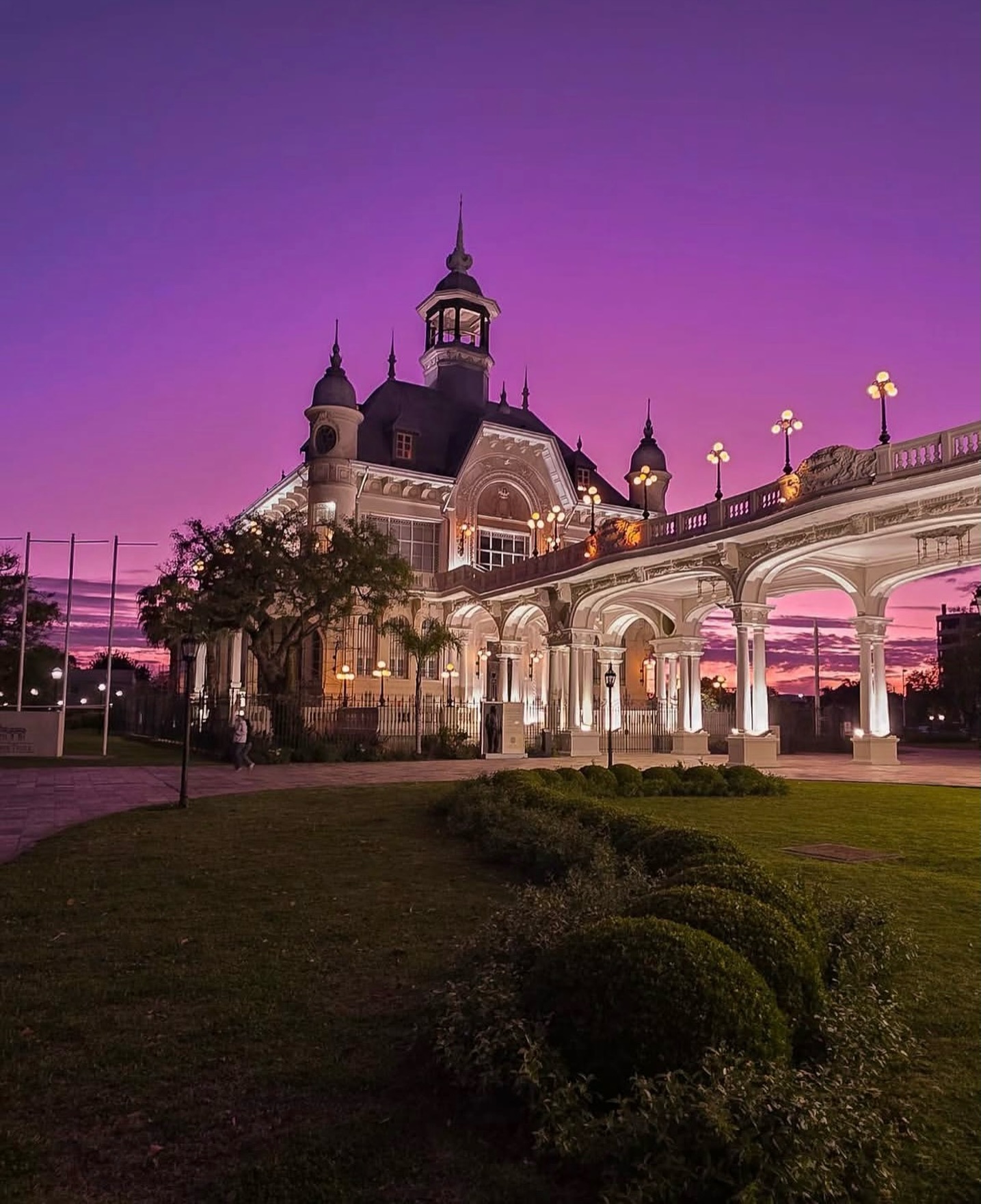 #BuenasNoches vecinos. Nos despedimos hasta mañana. 

📷 @cali.broch
