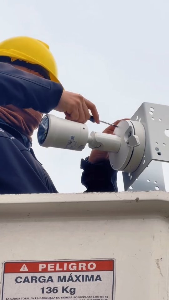 📹 🛡️Cámaras funcionando las 24 h. para que los vecinos entrenen, disfruten y se muevan seguros por su barrio.

Realiza...