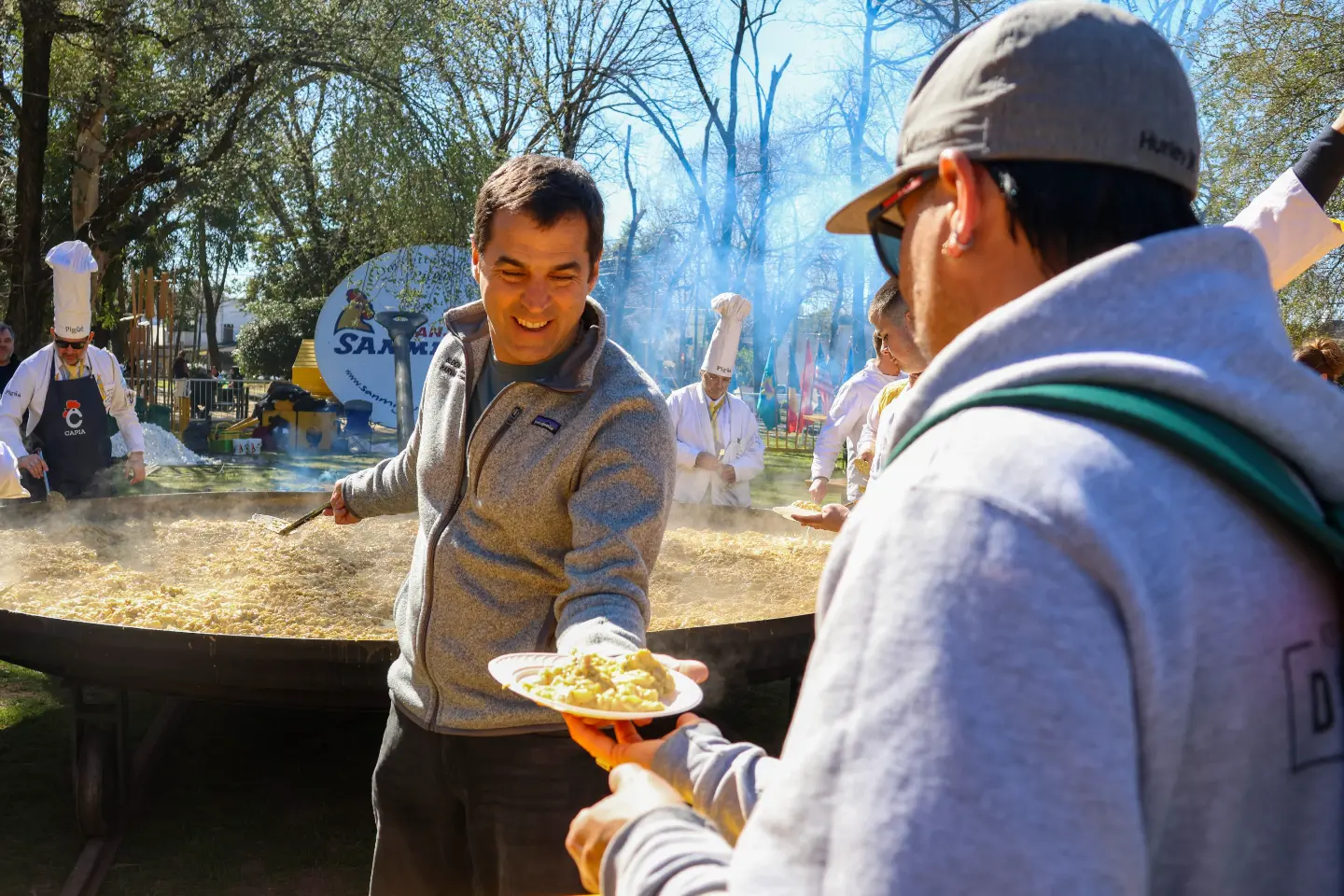 Gracias a todos los vecinos que se acercaron a festejar el aniversario de Boulogne compartiendo la Fiesta del Omelette G...