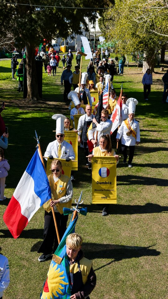 Gracias a todos los vecinos que se acercaron a festejar el aniversario de Boulogne compartiendo la Fiesta del Omelette G...